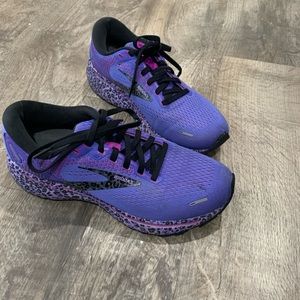Purple leopard Brooks shoes